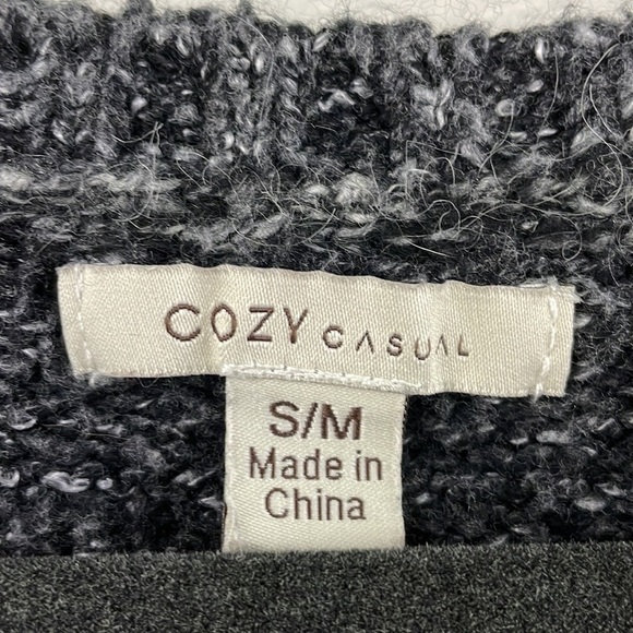 COZY Casual Black & Beige Woman's Block Sweater- Sz S/M - Picture 5 of 5